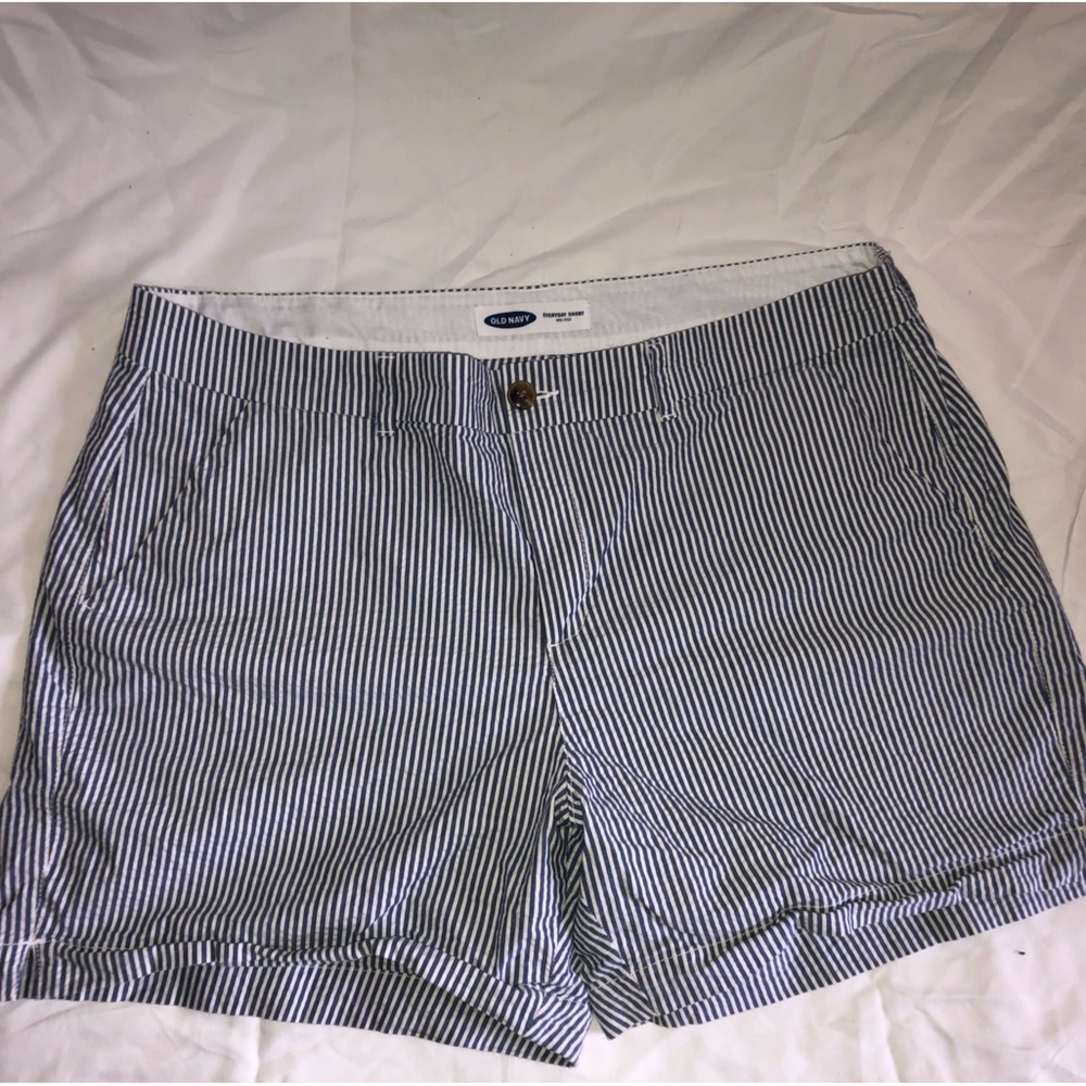 Old Navy Everyday Shorts 18